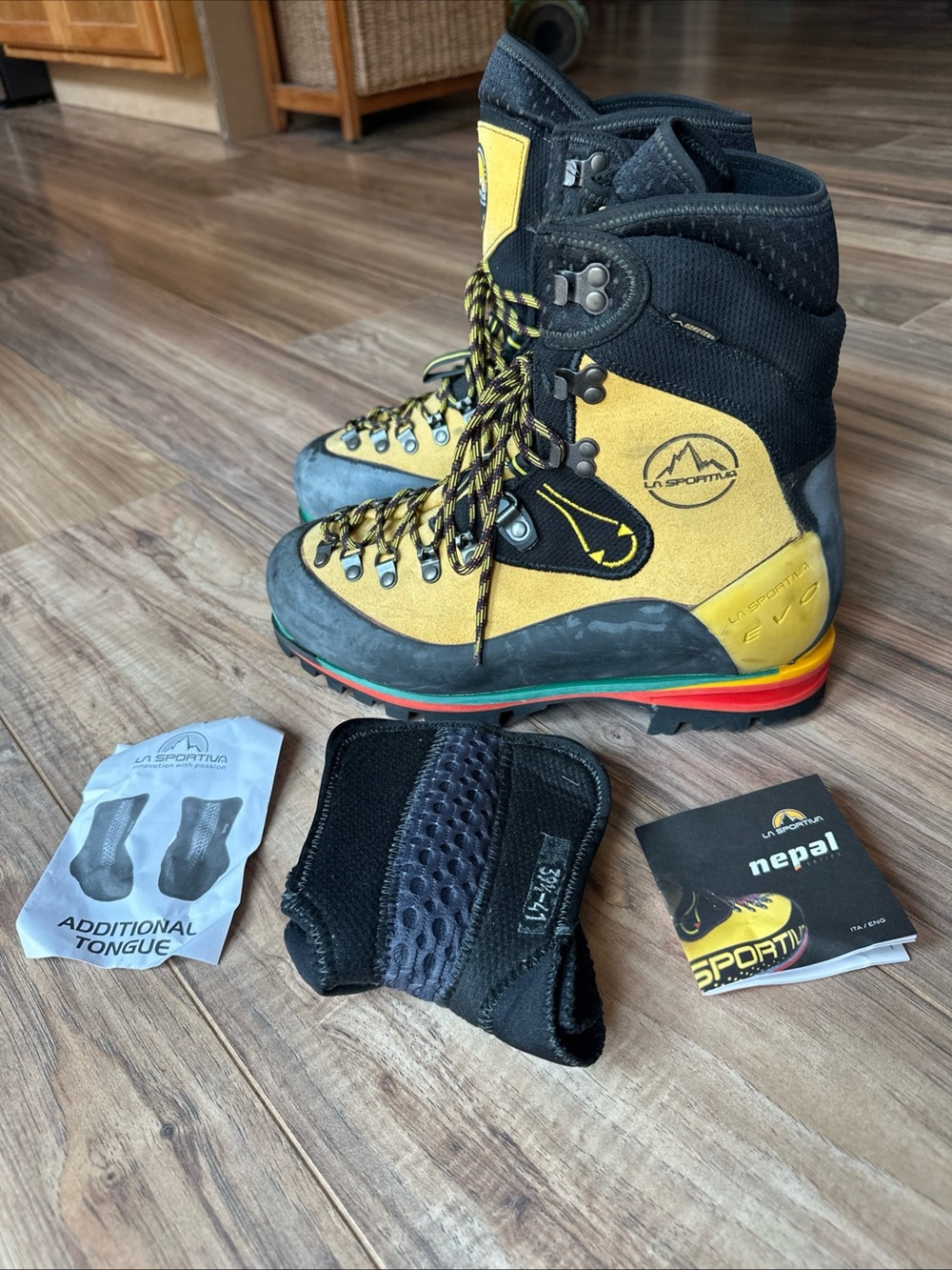 La Sportiva Nepal EVO GTX Mountaineering Boots EU 41 Men 8.5 Women 9.5 W/extras